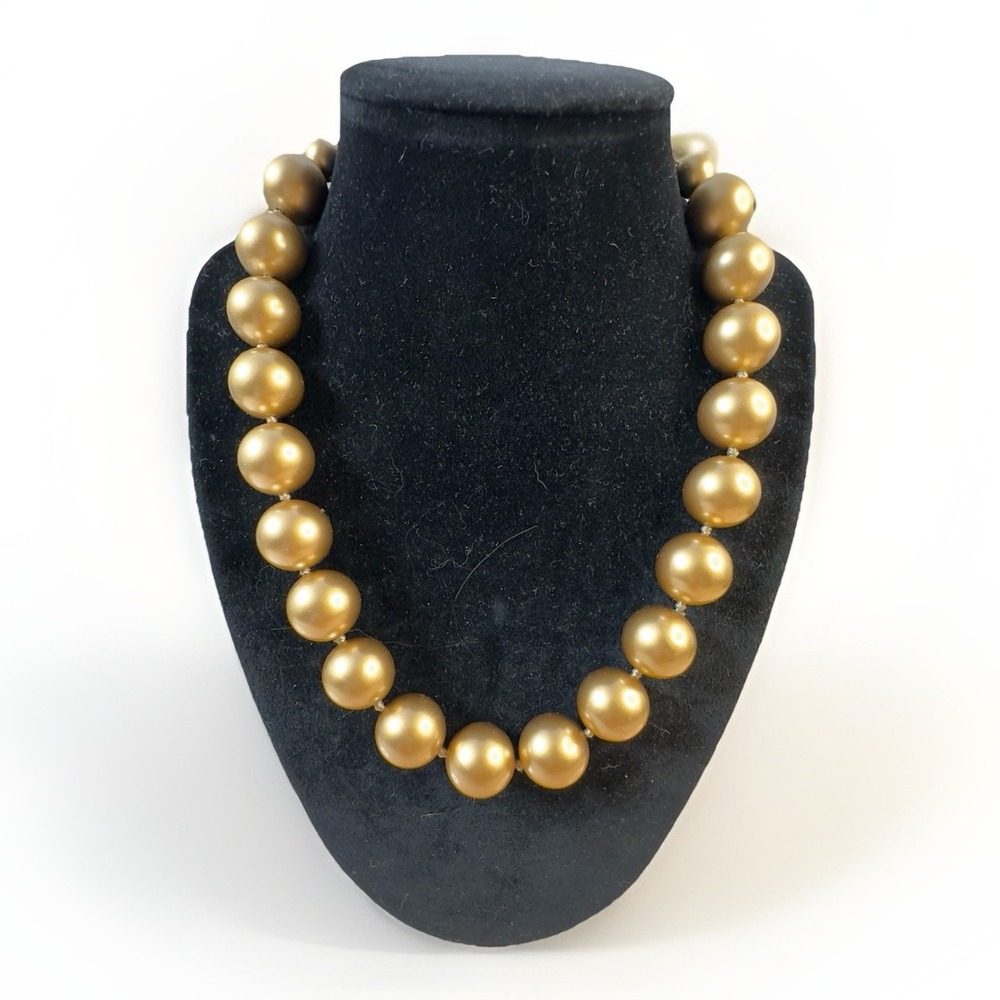 Vintage Faux Pearl Choker Necklace Goldtone Granny Core Classic 17" hook closure